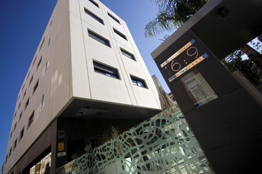 Apartamentos 16:9 Suites アルメリア エクステリア 写真