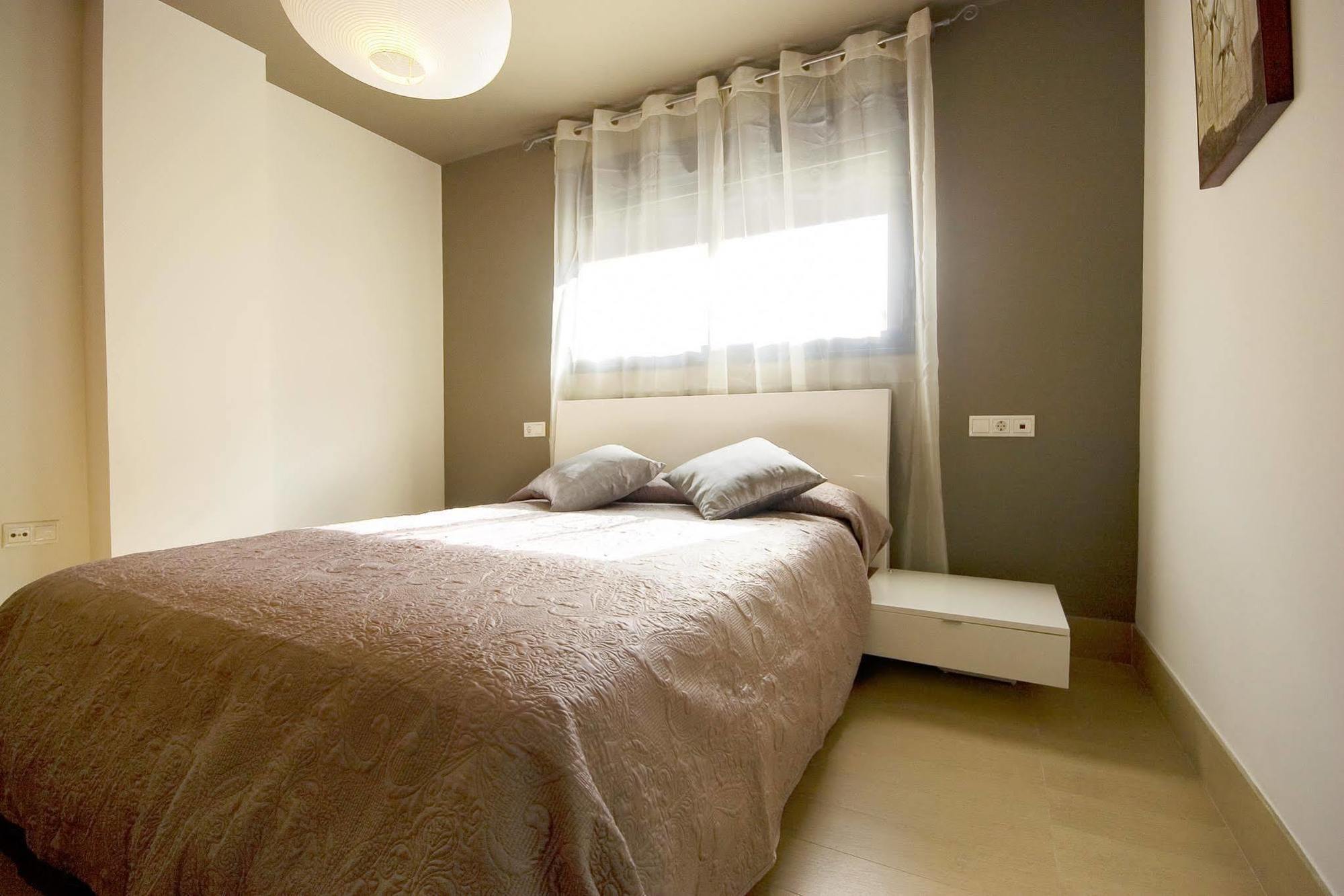 Apartamentos 16:9 Suites アルメリア エクステリア 写真